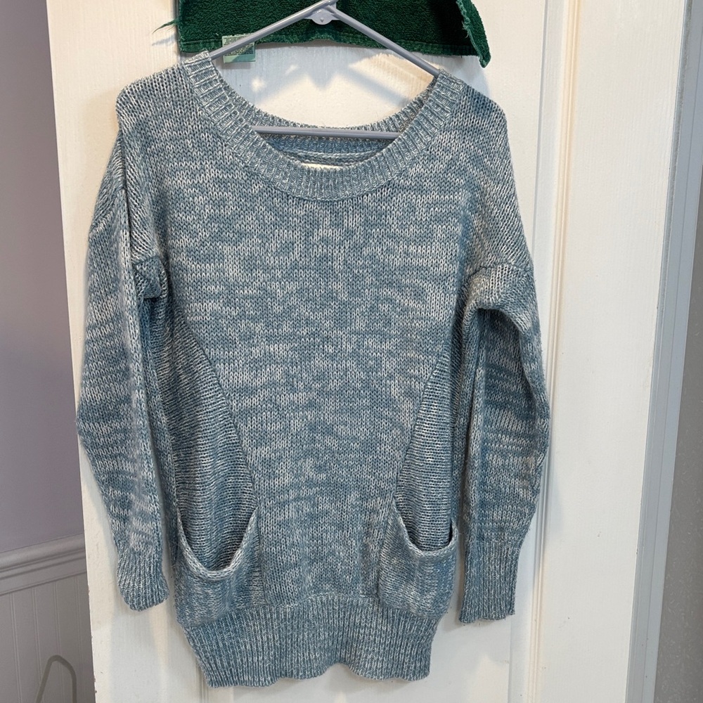 Forever 21 Light Blue Crew Neck Sweater